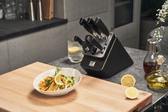 Zwilling Комплект ножове от 7 части с вграден модул за заточване "TWIN Four S