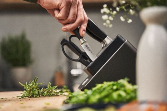 Zwilling Комплект ножове от 7 части с вграден модул за заточване "TWIN Four S