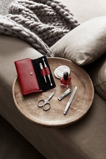 Zwilling Комплект за маникюр от 5 части сатенирана неръждаема стомана червен