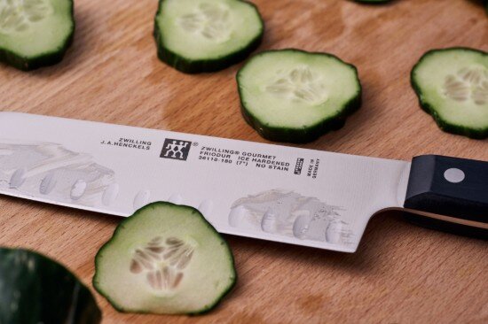 Zwilling Нож Santoku 18 см Gourmet -