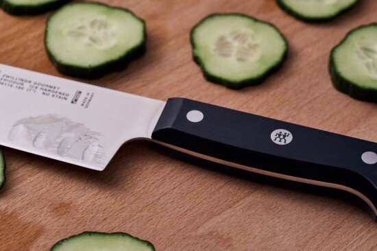 Zwilling Нож Santoku 18 см Gourmet -