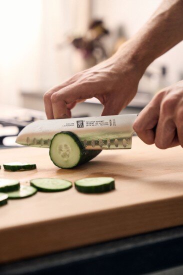 Zwilling Нож Santoku 18 см Gourmet -