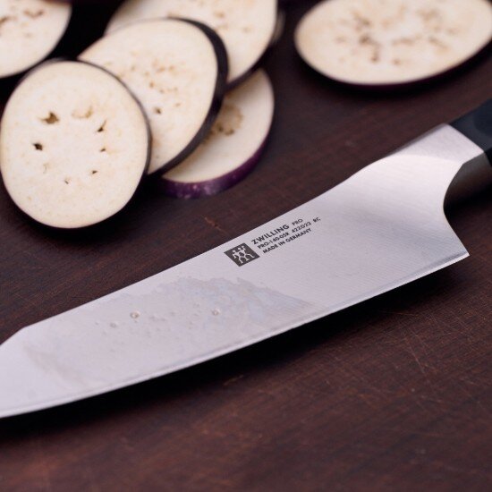 Zwilling Нож Santoku 18 см << Pro>> -
