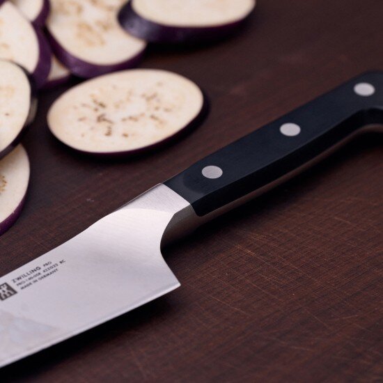 Zwilling Нож Santoku 18 см << Pro>> -