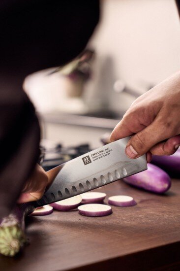 Zwilling Нож Santoku 18 см << Pro>> -