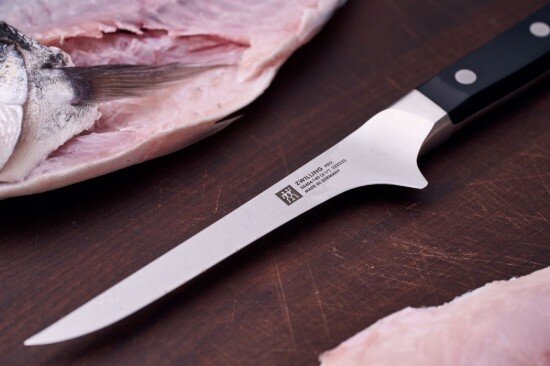 Zwilling Нож за филе 14 см << Pro>> -
