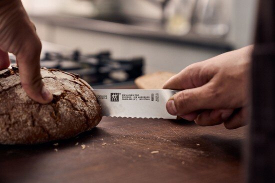 Zwilling Нож за хляб 20 см Pro -