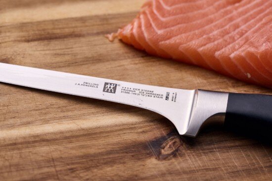 Zwilling Нож за обезкостяване 14 см <<TWIN Four Star>> -