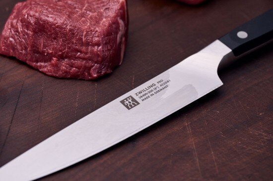 Zwilling Нож за рязане 20 см << Pro>> -
