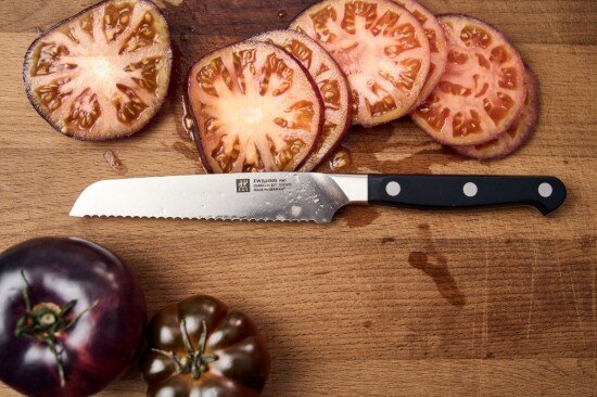 Zwilling Универсален нож назъбено острие 13 см << Pro>> -