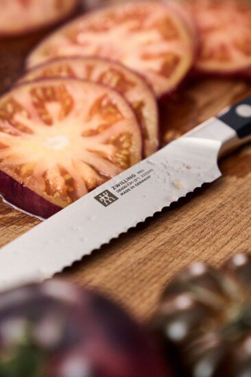 Zwilling Универсален нож назъбено острие 13 см << Pro>> -