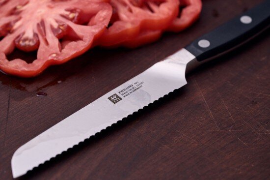 Zwilling Универсален нож назъбено острие 13 см << Pro>> -