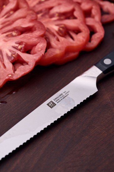 Zwilling Универсален нож назъбено острие 13 см << Pro>> -
