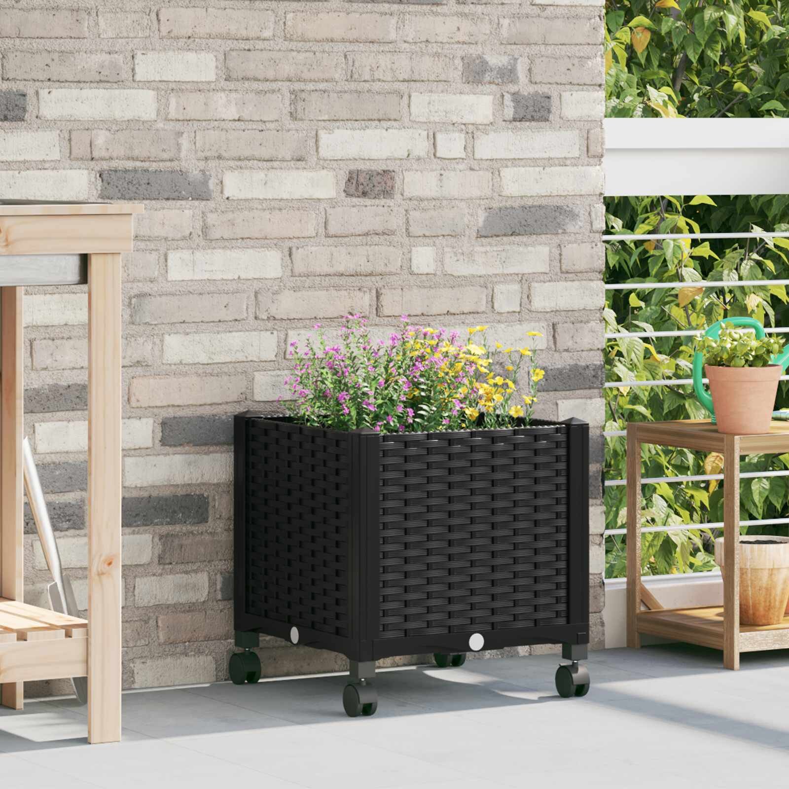 vidaXL Градинска саксия с колела Черно 40 x 40 x 44 см ПП