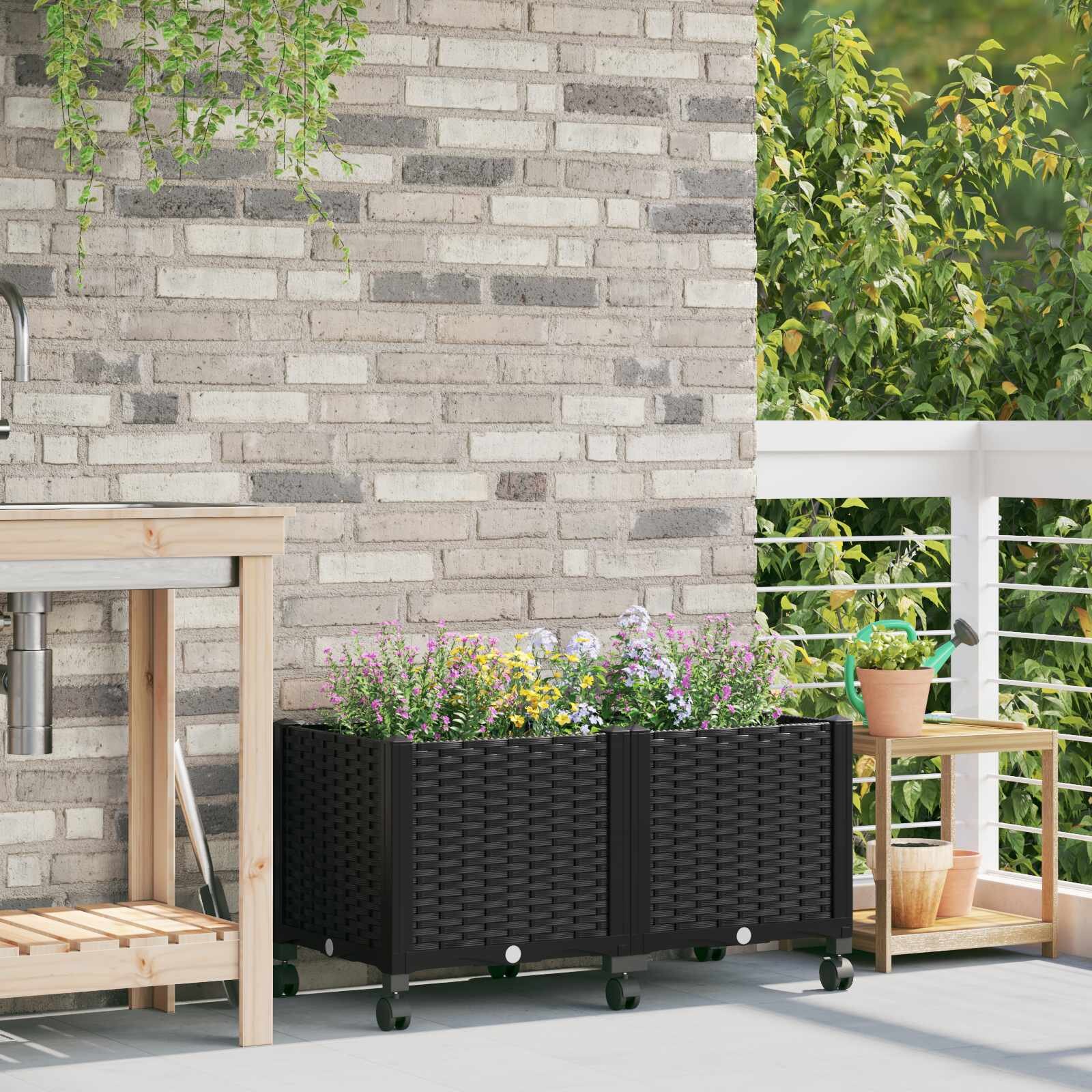 vidaXL Градинска саксия с колела Черно 80 x 40 x 44 см ПП