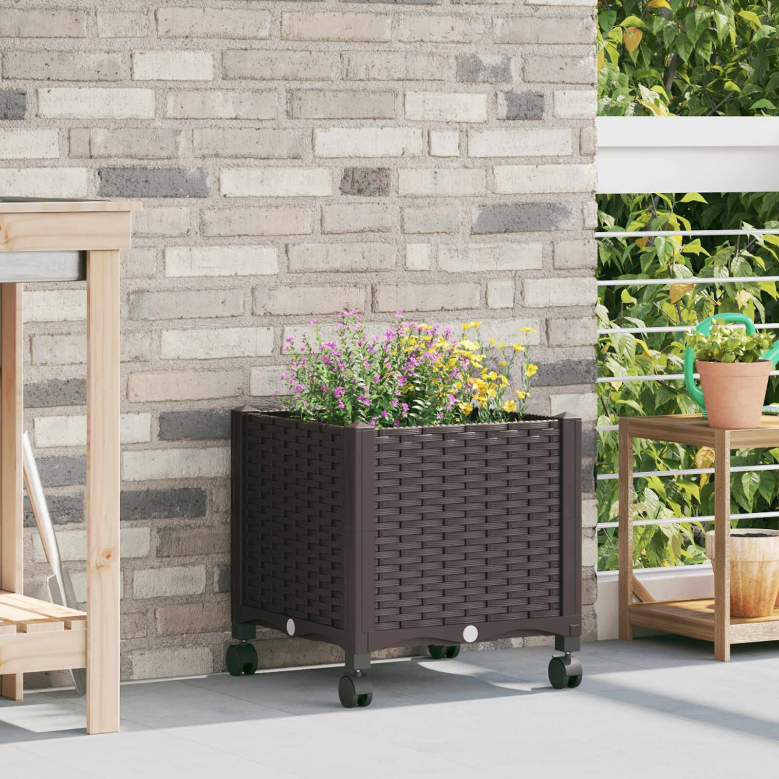 vidaXL Градинска саксия с колела Кафяво 40 x 40 x 44 см ПП