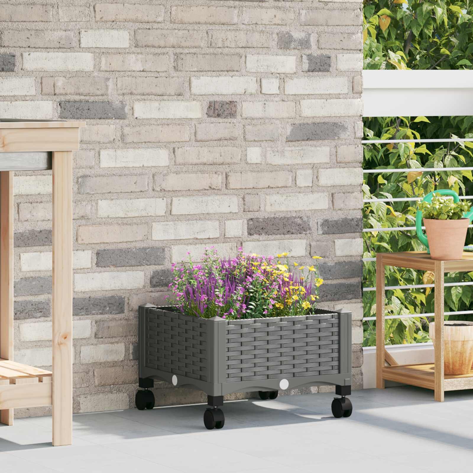 vidaXL Градинска саксия с колела Светлосиво 40 x 40 x 33 см ПП