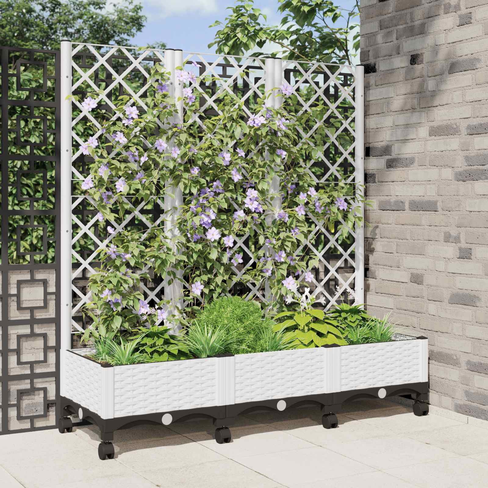 vidaXL Градински сандък с решетка и колела Бяло 120 x 40 x 1315 см ПП