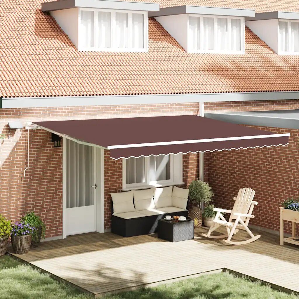 vidaXL Ръчно прибиращ се сенник с LED кафяв 450x300 см